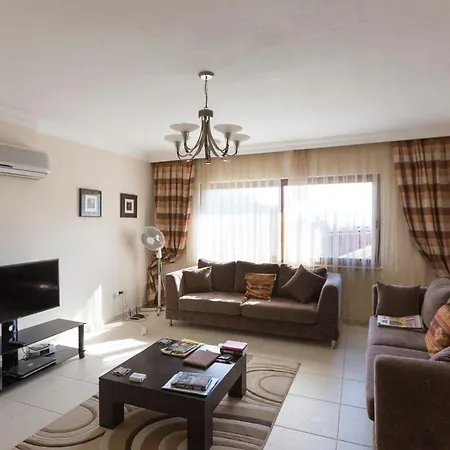 Sleeps 11 Pool Air Con Wifi
