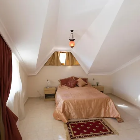 Sleeps 11 Pool Air Con Wifi Turunc